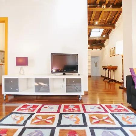 Governo Vecchio Apartment Rome